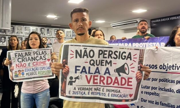 Vereadores blindam Gestão Arnaldinho. Pais e professores defendem CPI da Educação