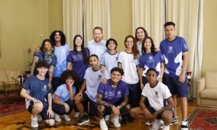 Lei garante uniforme escolar gratuito e permanente no ensino médio